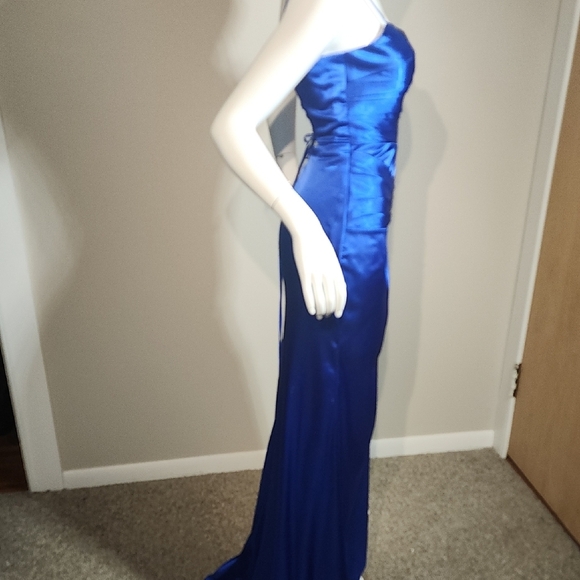 Elegant Blue Satin Evening Dress - Picture 11 of 15